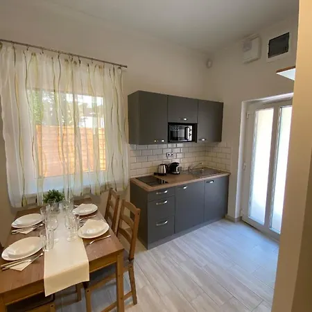 Karinthy Haz * Σίοφοκ