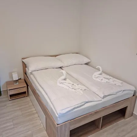 Hétvégi ház Karinthy Ház