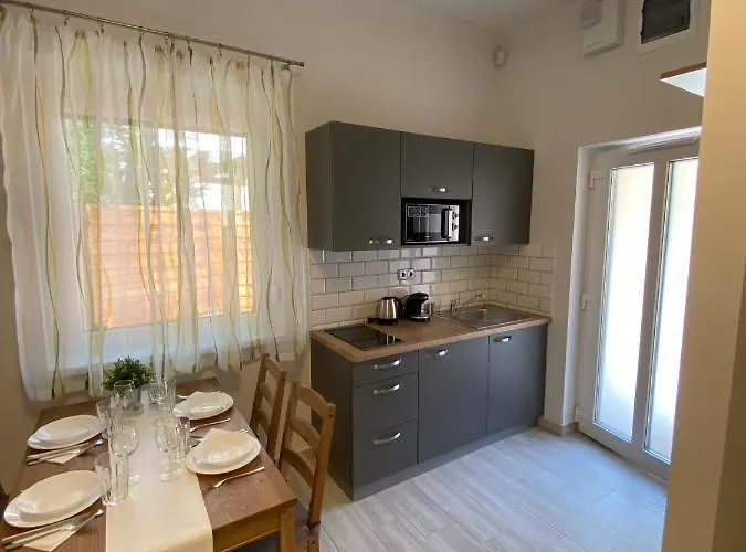 Karinthy Haz * Siofok