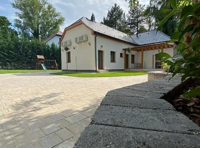 Karinthy Haz Séjour à la campagne